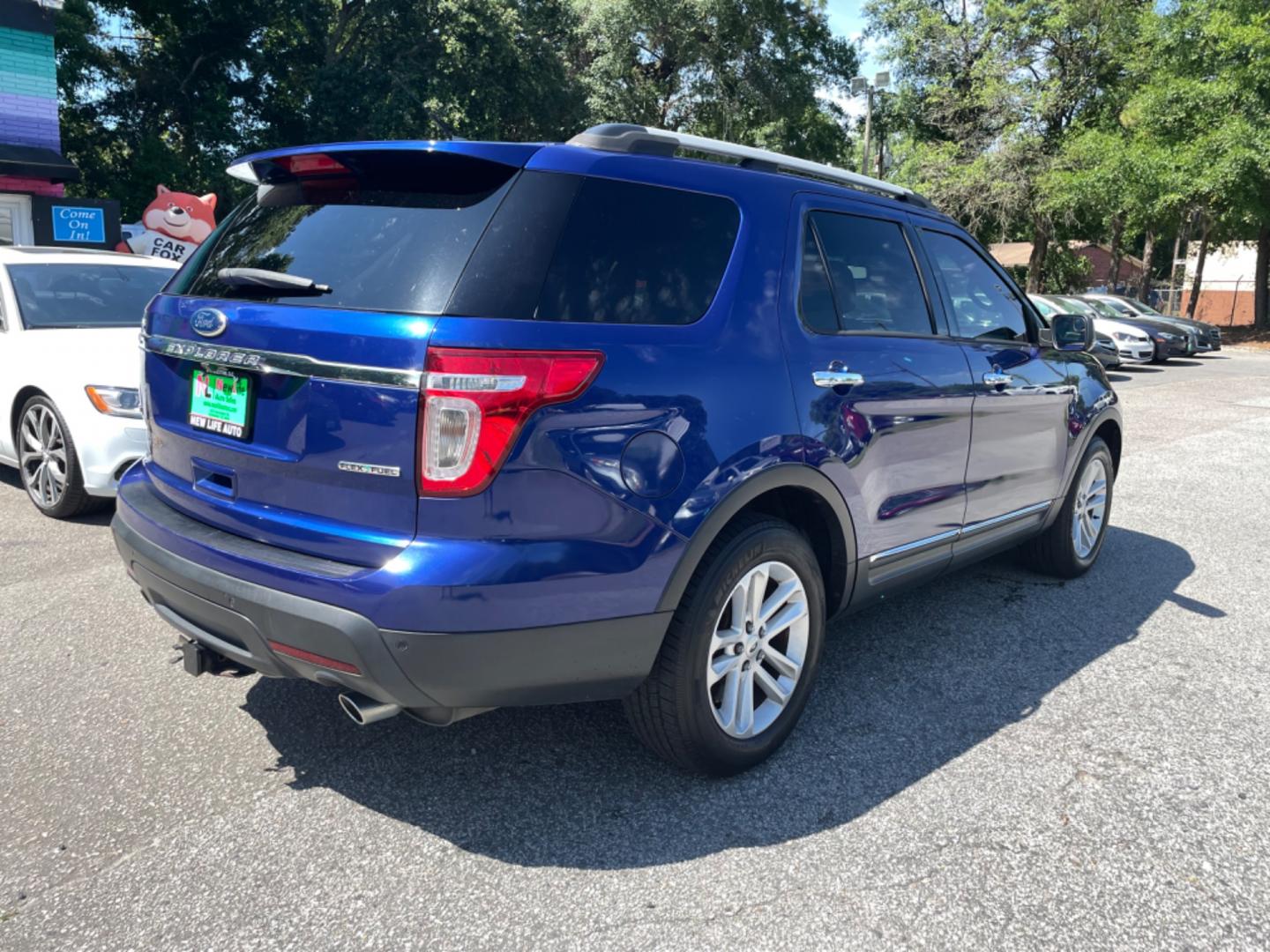 2015 BLUE FORD EXPLORER XLT (1FM5K7D86FG) with an 3.5L engine, Automatic transmission, located at 5103 Dorchester Rd., Charleston, SC, 29418-5607, (843) 767-1122, 36.245171, -115.228050 - Photo#6